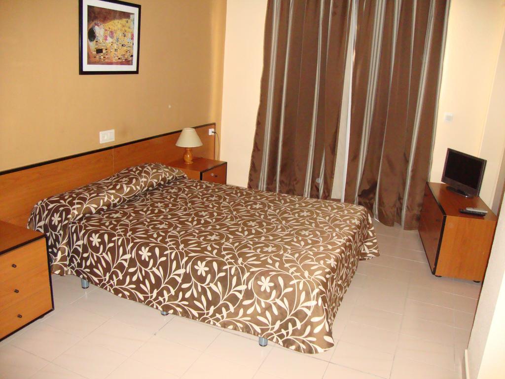 Hotel Chaparil (Adults Only) Nerja Ruang foto